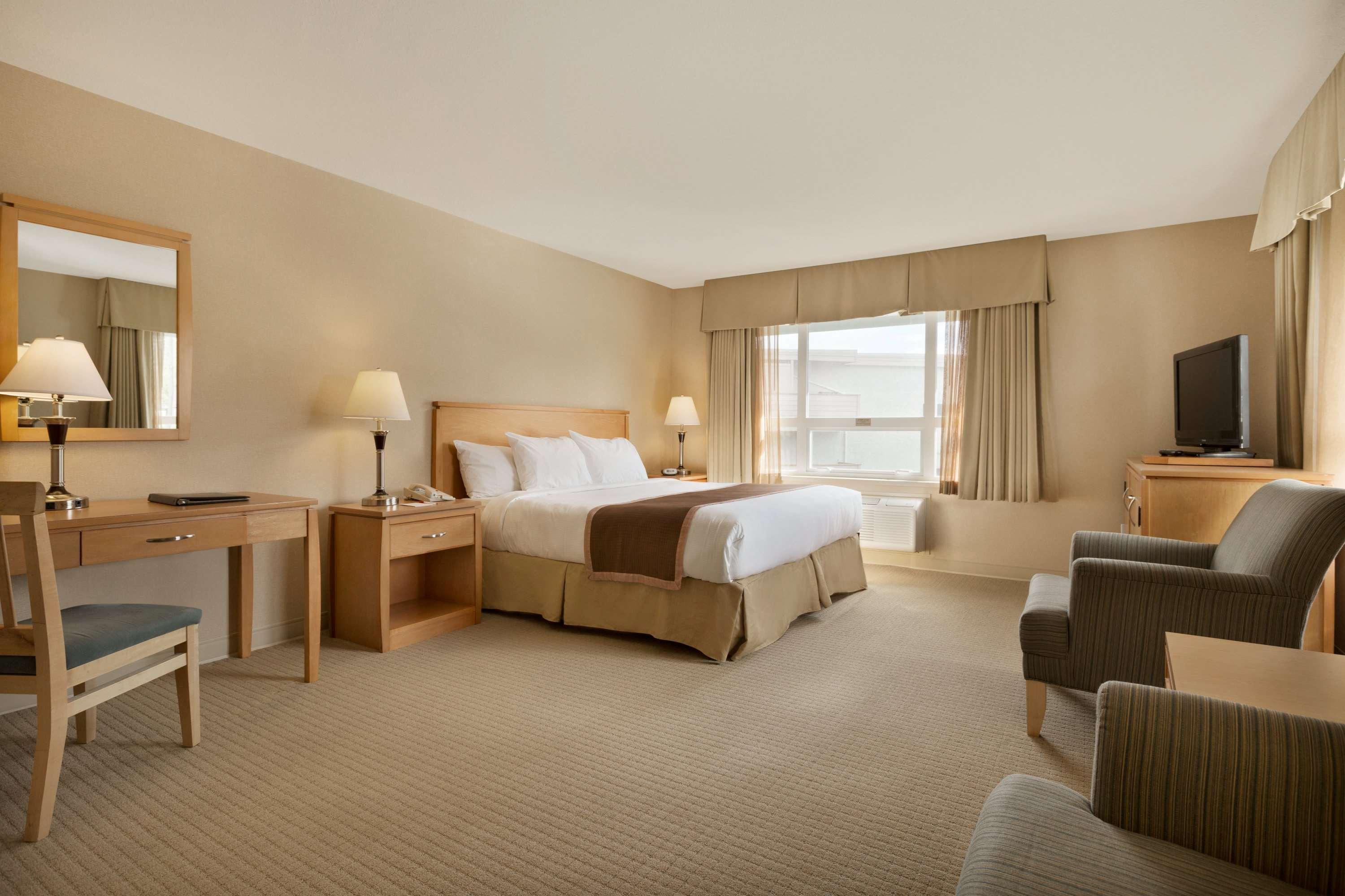 Ramada By Wyndham Nanaimo Hotel Екстериор снимка